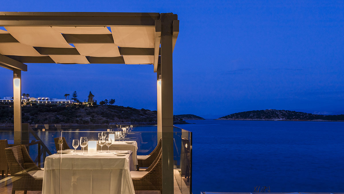 Minos Beach Art Hotel